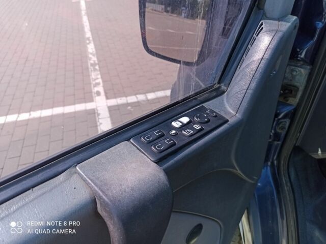 Синий Мерседес Вито, объемом двигателя 2.1 л и пробегом 3 тыс. км за 4000 $, фото 14 на Automoto.ua