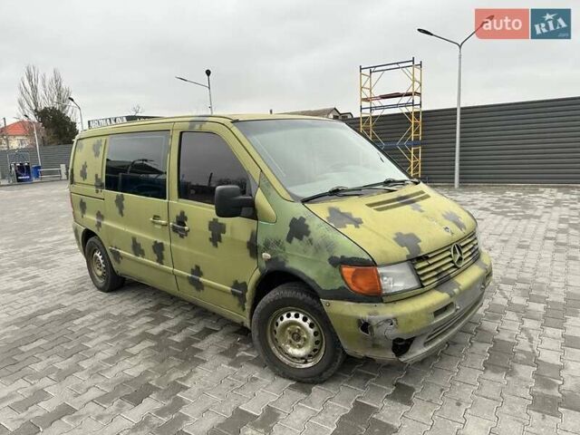 Синий Мерседес Вито, объемом двигателя 2.2 л и пробегом 420 тыс. км за 3000 $, фото 3 на Automoto.ua