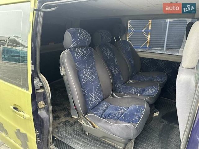 Синий Мерседес Вито, объемом двигателя 2.2 л и пробегом 420 тыс. км за 3000 $, фото 11 на Automoto.ua