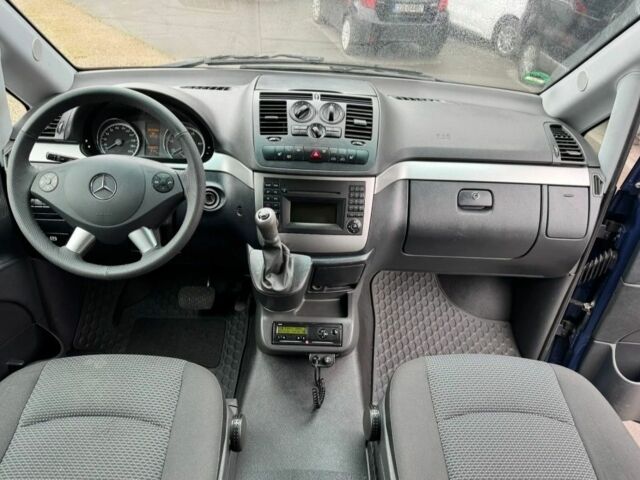 Синий Мерседес Вито, объемом двигателя 2.2 л и пробегом 267 тыс. км за 3900 $, фото 5 на Automoto.ua