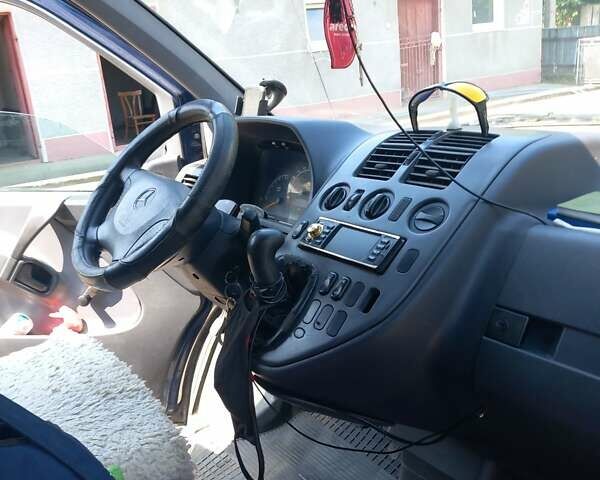 Синий Мерседес Вито, объемом двигателя 2.15 л и пробегом 370 тыс. км за 5650 $, фото 5 на Automoto.ua
