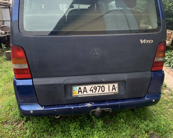 Синий Мерседес Вито, объемом двигателя 2.2 л и пробегом 211 тыс. км за 4800 $, фото 3 на Automoto.ua