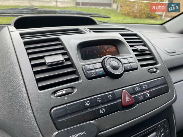 Мерседес Вито 2004 в Борисполе на Automoto.ua Синий Мерседес Вито, объемом двигателя 2.2 л и пробегом 381 тыс. км за 4200 $, фото 17 на Automoto.ua