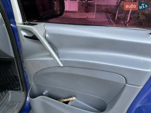 Синий Мерседес Вито, объемом двигателя 2.15 л и пробегом 300 тыс. км за 7000 $, фото 14 на Automoto.ua