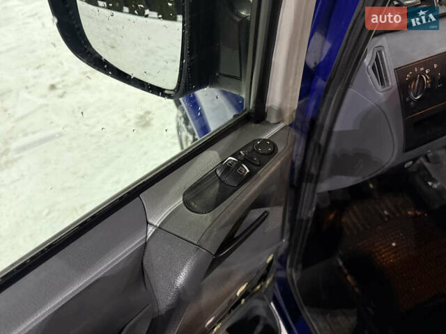 Синий Мерседес Вито, объемом двигателя 2.15 л и пробегом 293 тыс. км за 5500 $, фото 14 на Automoto.ua