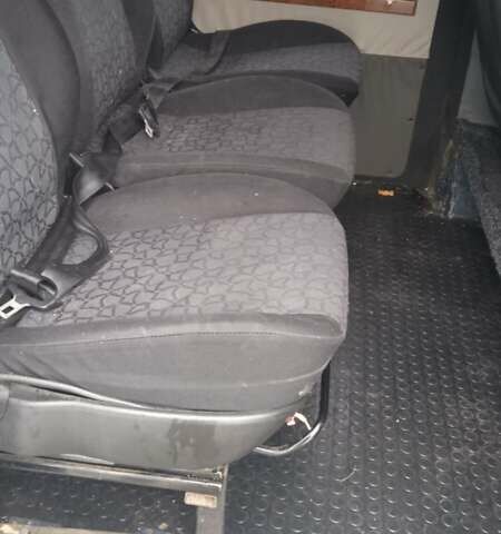 Синий Мерседес Вито, объемом двигателя 2.2 л и пробегом 450 тыс. км за 6000 $, фото 6 на Automoto.ua