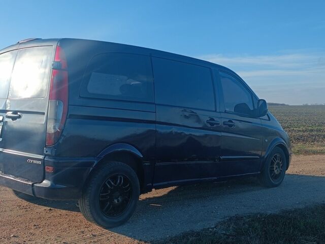 Синий Мерседес Вито, объемом двигателя 2.2 л и пробегом 130 тыс. км за 4800 $, фото 2 на Automoto.ua