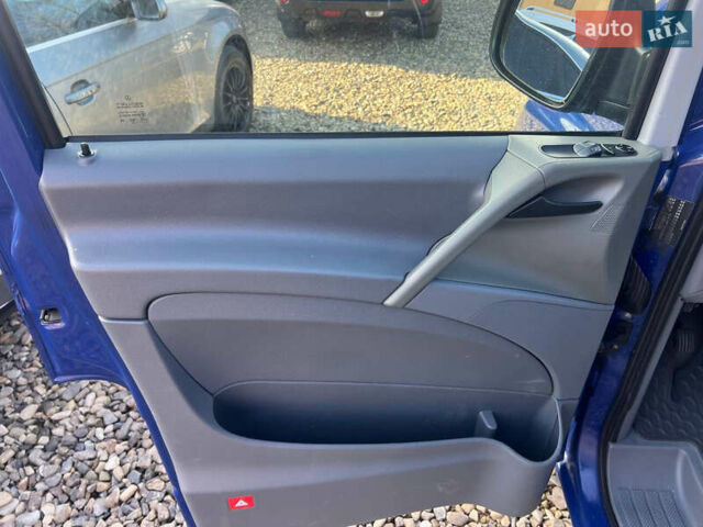 Синій Мерседес Віто, об'ємом двигуна 2.2 л та пробігом 299 тис. км за 6999 $, фото 12 на Automoto.ua