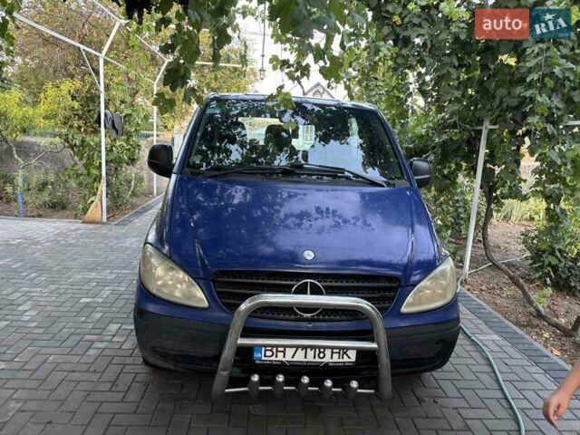 Синий Мерседес Вито, объемом двигателя 2.15 л и пробегом 300 тыс. км за 7000 $, фото 1 на Automoto.ua