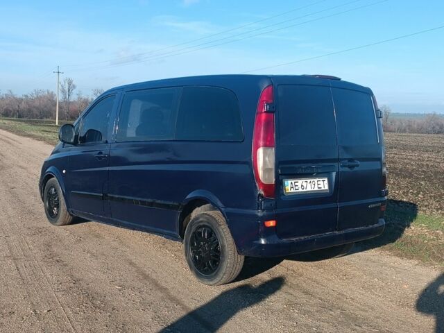 Синий Мерседес Вито, объемом двигателя 2.2 л и пробегом 130 тыс. км за 4800 $, фото 3 на Automoto.ua