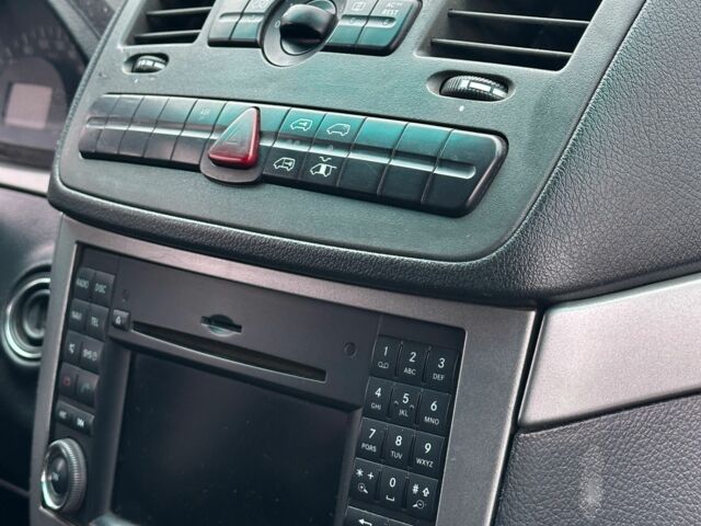 Синий Мерседес Вито, объемом двигателя 2.2 л и пробегом 431 тыс. км за 5050 $, фото 9 на Automoto.ua