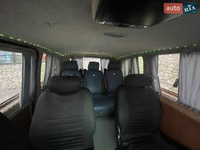 Синий Мерседес Вито, объемом двигателя 2.15 л и пробегом 406 тыс. км за 5400 $, фото 17 на Automoto.ua