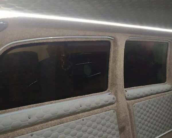 Синий Мерседес Вито, объемом двигателя 2.1 л и пробегом 500 тыс. км за 8200 $, фото 6 на Automoto.ua