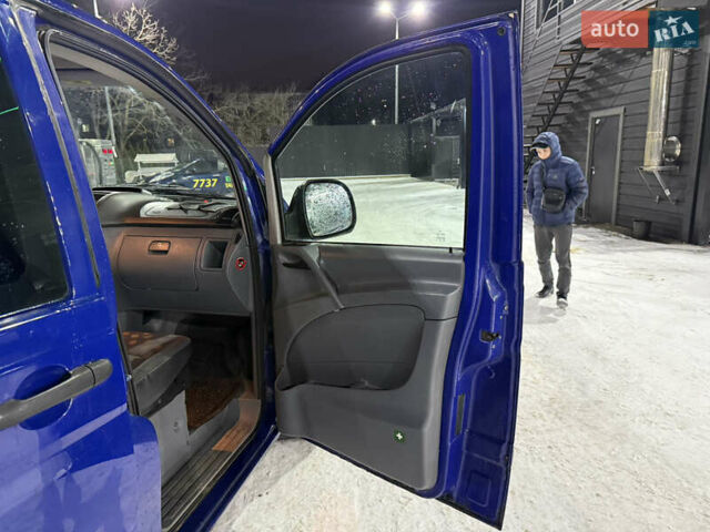 Синий Мерседес Вито, объемом двигателя 2.15 л и пробегом 293 тыс. км за 5500 $, фото 19 на Automoto.ua