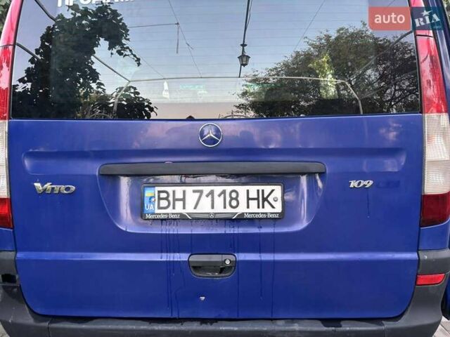 Синий Мерседес Вито, объемом двигателя 2.15 л и пробегом 300 тыс. км за 7000 $, фото 4 на Automoto.ua