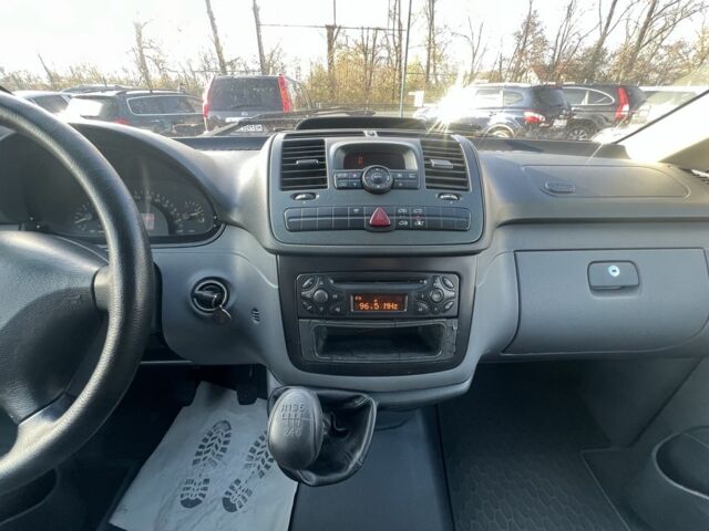 Синий Мерседес Вито, объемом двигателя 2.2 л и пробегом 299 тыс. км за 6999 $, фото 12 на Automoto.ua