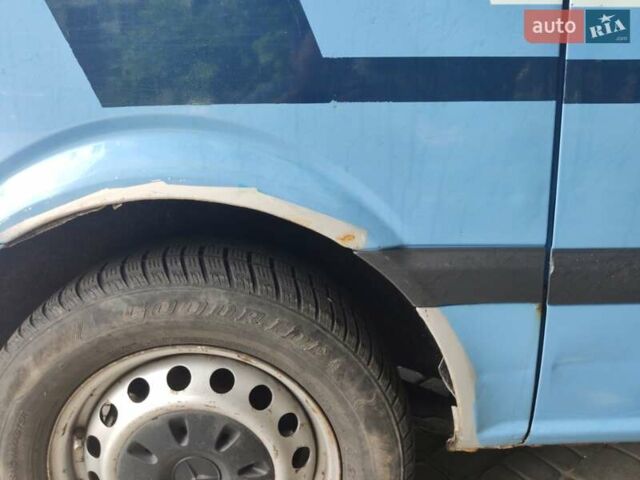 Синий Мерседес Вито, объемом двигателя 2.15 л и пробегом 389 тыс. км за 6800 $, фото 4 на Automoto.ua