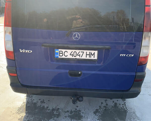 Синий Мерседес Вито, объемом двигателя 2.2 л и пробегом 328 тыс. км за 6500 $, фото 3 на Automoto.ua