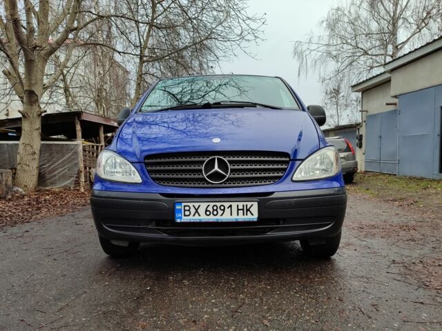 Синий Мерседес Вито, объемом двигателя 2.1 л и пробегом 273 тыс. км за 9300 $, фото 1 на Automoto.ua