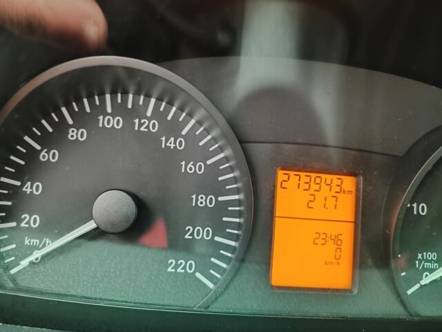 Синий Мерседес Вито, объемом двигателя 2.1 л и пробегом 273 тыс. км за 9300 $, фото 11 на Automoto.ua