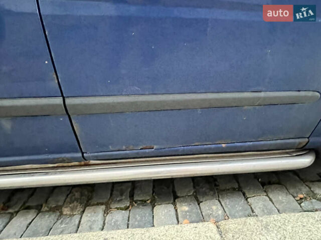 Синий Мерседес Вито, объемом двигателя 2.2 л и пробегом 450 тыс. км за 4633 $, фото 10 на Automoto.ua