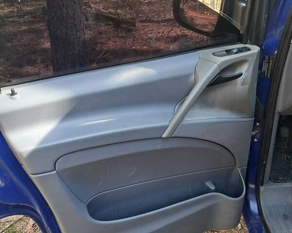 Синий Мерседес Вито, объемом двигателя 2.15 л и пробегом 390 тыс. км за 5500 $, фото 16 на Automoto.ua