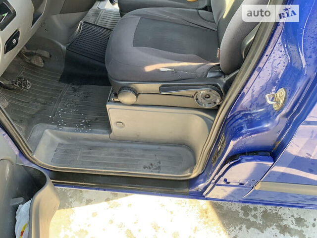 Синий Мерседес Вито, объемом двигателя 2.2 л и пробегом 328 тыс. км за 6500 $, фото 11 на Automoto.ua