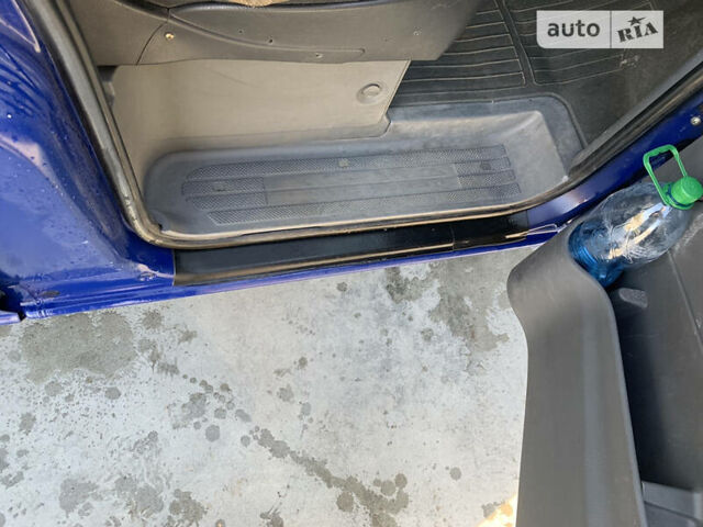 Синий Мерседес Вито, объемом двигателя 2.2 л и пробегом 328 тыс. км за 6500 $, фото 7 на Automoto.ua