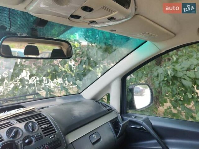 Синий Мерседес Вито, объемом двигателя 2.15 л и пробегом 389 тыс. км за 6800 $, фото 9 на Automoto.ua