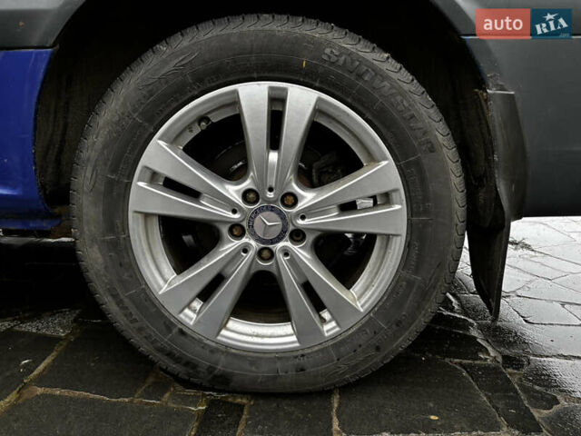 Синий Мерседес Вито, объемом двигателя 2.15 л и пробегом 367 тыс. км за 13000 $, фото 23 на Automoto.ua