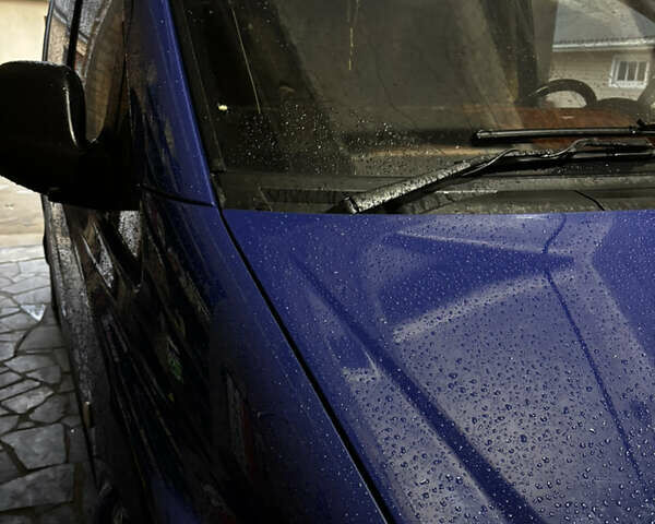 Синий Мерседес Вито, объемом двигателя 2.15 л и пробегом 367 тыс. км за 13000 $, фото 2 на Automoto.ua