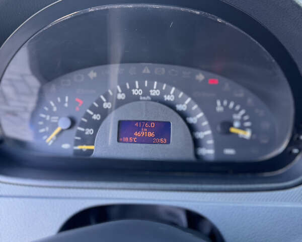 Синій Мерседес Віто, об'ємом двигуна 2.15 л та пробігом 469 тис. км за 10300 $, фото 16 на Automoto.ua