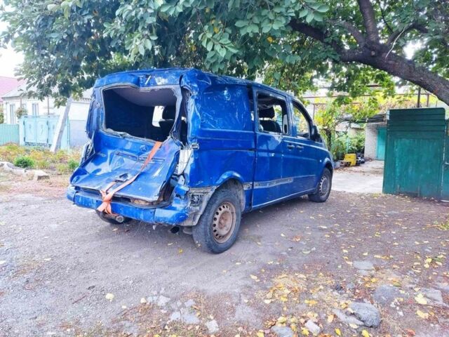 Синий Мерседес Вито, объемом двигателя 2.2 л и пробегом 270 тыс. км за 2500 $, фото 5 на Automoto.ua