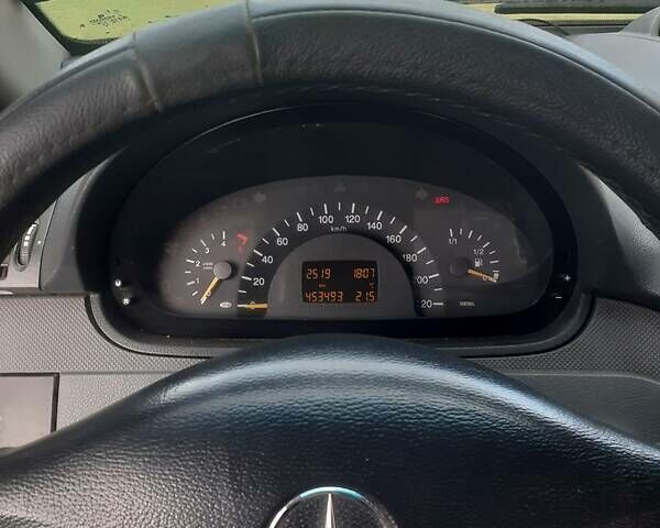 Синий Мерседес Вито, объемом двигателя 2.1 л и пробегом 450 тыс. км за 7300 $, фото 5 на Automoto.ua