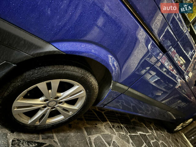 Синий Мерседес Вито, объемом двигателя 2.15 л и пробегом 367 тыс. км за 13000 $, фото 3 на Automoto.ua