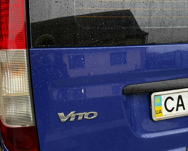 Синий Мерседес Вито, объемом двигателя 2.15 л и пробегом 367 тыс. км за 13000 $, фото 4 на Automoto.ua