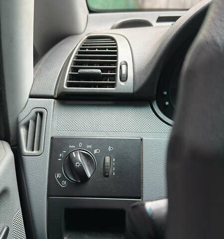 Синий Мерседес Вито, объемом двигателя 2.15 л и пробегом 362 тыс. км за 8299 $, фото 5 на Automoto.ua