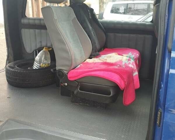 Синий Мерседес Вито, объемом двигателя 2.1 л и пробегом 285 тыс. км за 6500 $, фото 10 на Automoto.ua