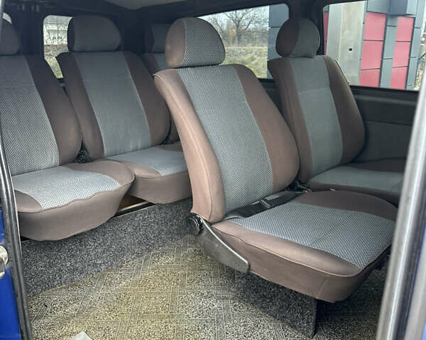 Синий Мерседес Вито, объемом двигателя 2.2 л и пробегом 294 тыс. км за 6500 $, фото 8 на Automoto.ua