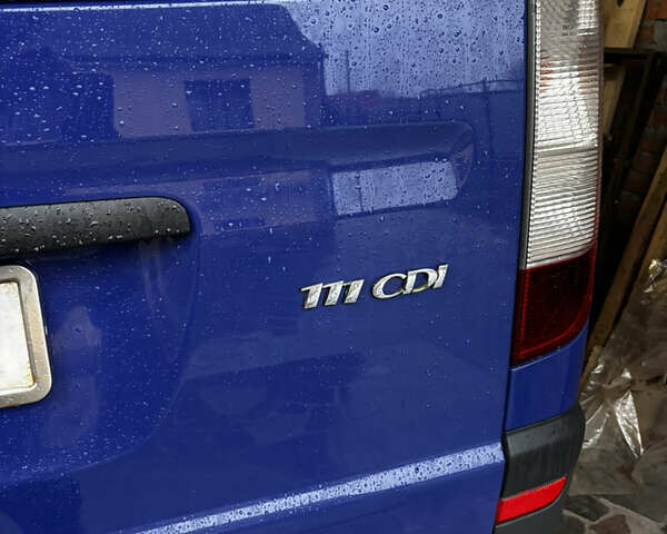 Синий Мерседес Вито, объемом двигателя 2.15 л и пробегом 367 тыс. км за 13000 $, фото 5 на Automoto.ua