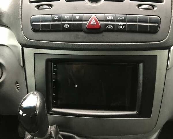 Синий Мерседес Вито, объемом двигателя 2.15 л и пробегом 414 тыс. км за 10500 $, фото 5 на Automoto.ua