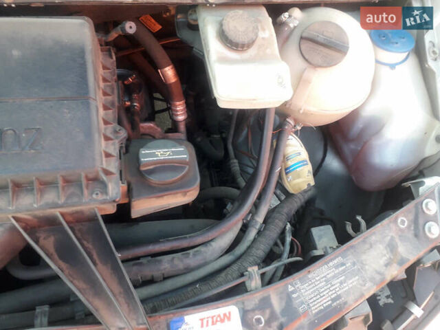 Синий Мерседес Вито, объемом двигателя 2.1 л и пробегом 338 тыс. км за 8300 $, фото 15 на Automoto.ua