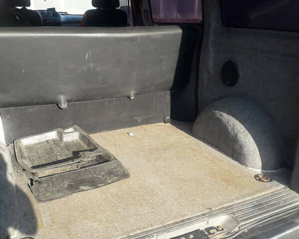 Синий Мерседес Вито, объемом двигателя 2.1 л и пробегом 338 тыс. км за 8300 $, фото 6 на Automoto.ua