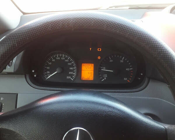 Синий Мерседес Вито, объемом двигателя 2.1 л и пробегом 338 тыс. км за 8300 $, фото 18 на Automoto.ua