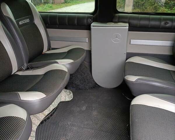 Синий Мерседес Вито, объемом двигателя 2.15 л и пробегом 242 тыс. км за 8300 $, фото 11 на Automoto.ua