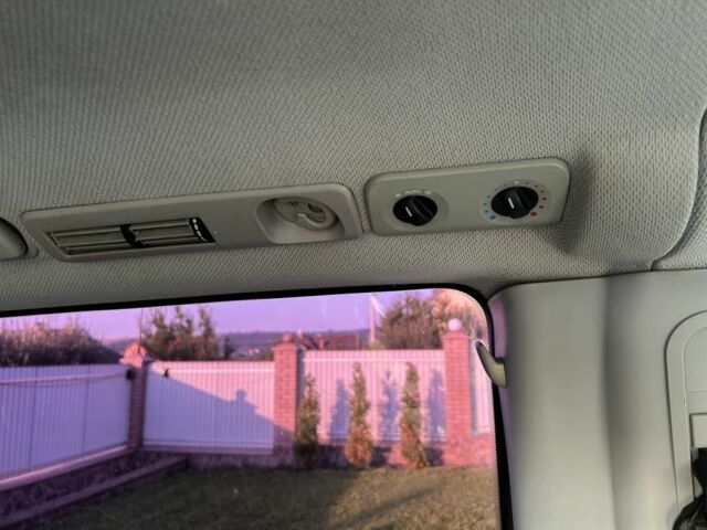 Синий Мерседес Вито, объемом двигателя 2.2 л и пробегом 230 тыс. км за 11400 $, фото 9 на Automoto.ua