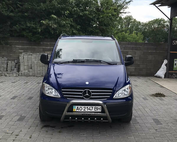 Синий Мерседес Вито, объемом двигателя 2.15 л и пробегом 221 тыс. км за 10000 $, фото 1 на Automoto.ua