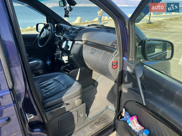 Синий Мерседес Вито, объемом двигателя 2.2 л и пробегом 480 тыс. км за 16000 $, фото 12 на Automoto.ua