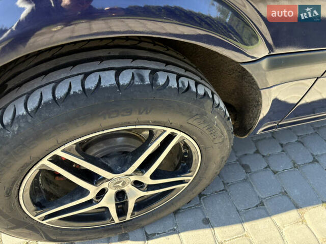 Синий Мерседес Вито, объемом двигателя 2.15 л и пробегом 320 тыс. км за 8888 $, фото 10 на Automoto.ua