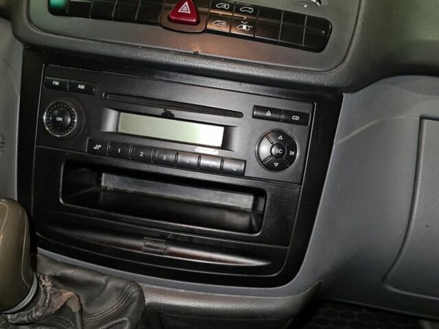 Синий Мерседес Вито, объемом двигателя 2.1 л и пробегом 390 тыс. км за 8900 $, фото 13 на Automoto.ua